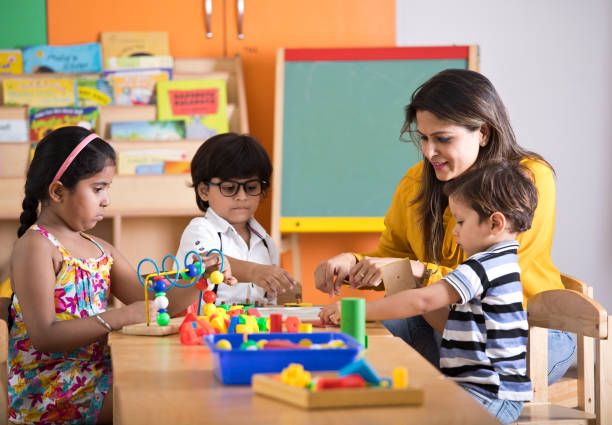 Tips for Crafting a Preschool Staff Cell Phone Policy | Kinder Bridge